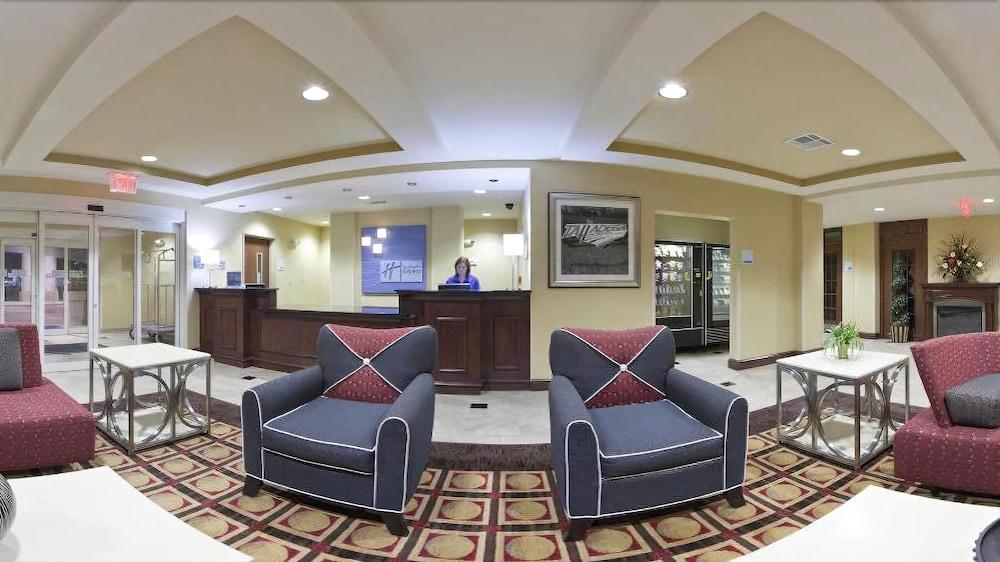 Holiday Inn Express Hotel & Suites Talladega By Ihg Buitenkant foto