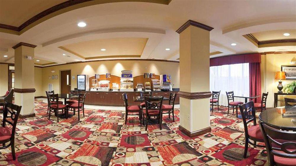 Holiday Inn Express Hotel & Suites Talladega By Ihg Buitenkant foto
