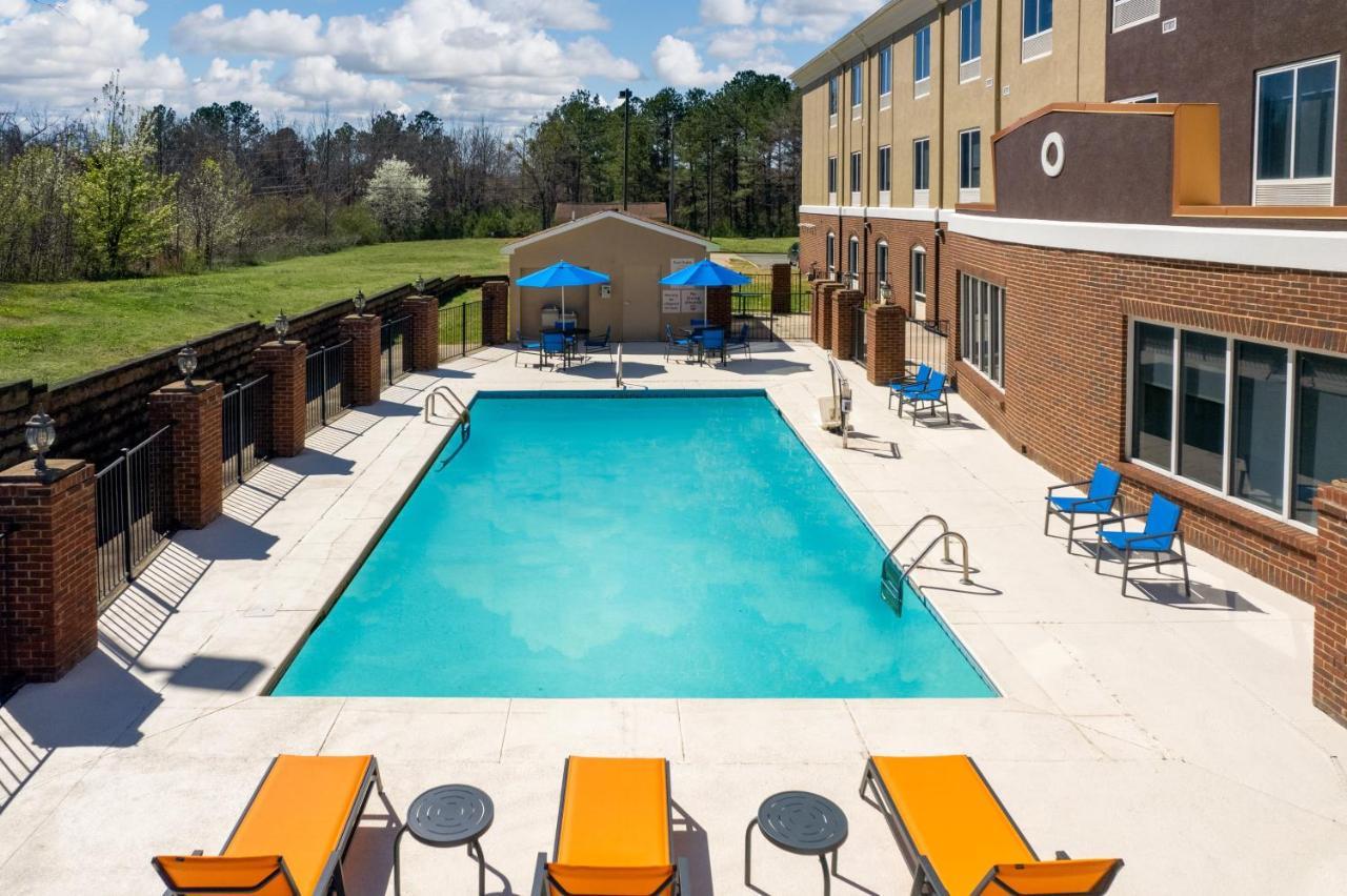 Holiday Inn Express Hotel & Suites Talladega By Ihg Buitenkant foto