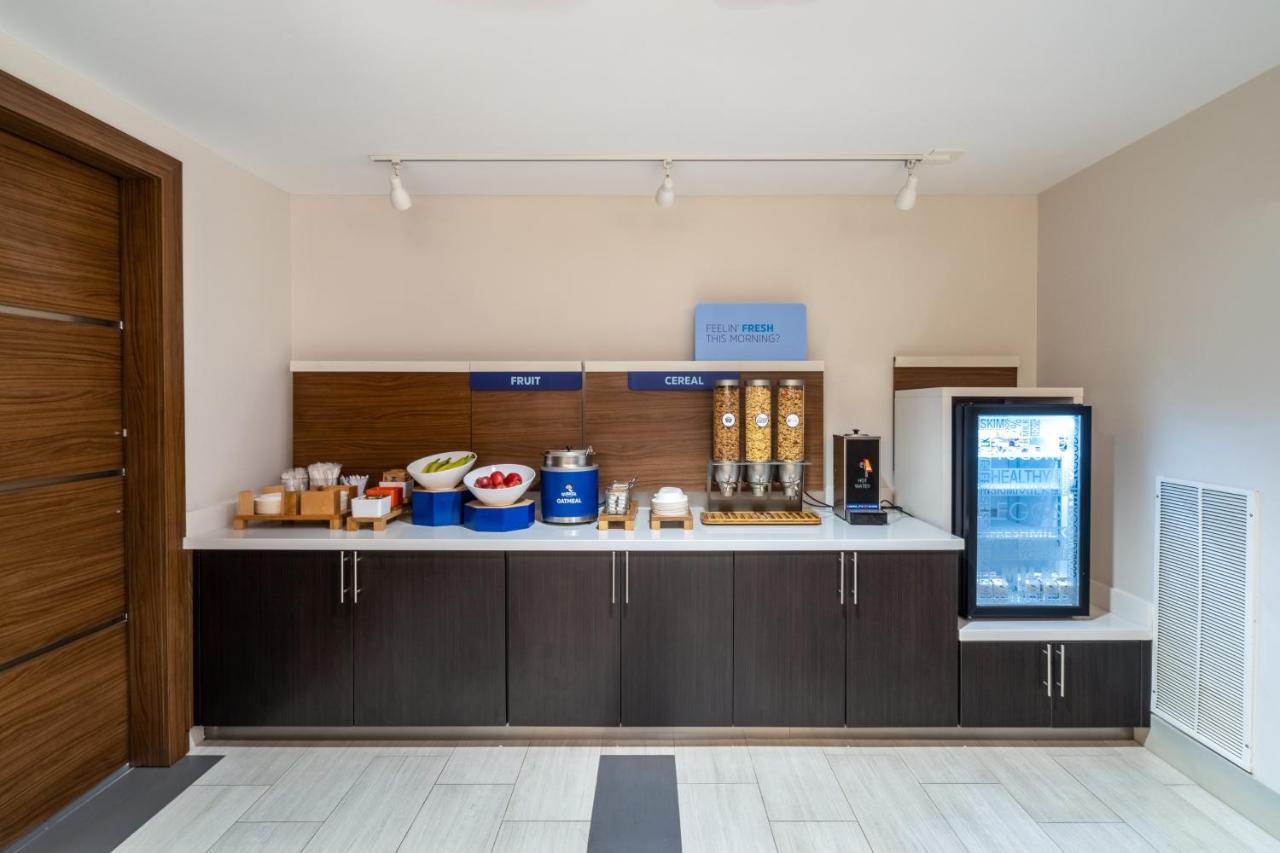 Holiday Inn Express Hotel & Suites Talladega By Ihg Buitenkant foto