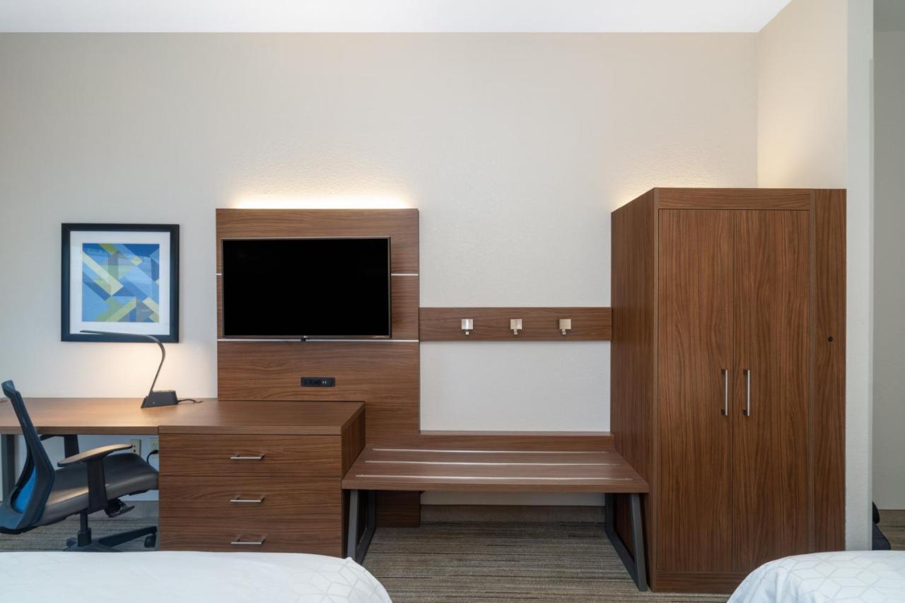 Holiday Inn Express Hotel & Suites Talladega By Ihg Buitenkant foto