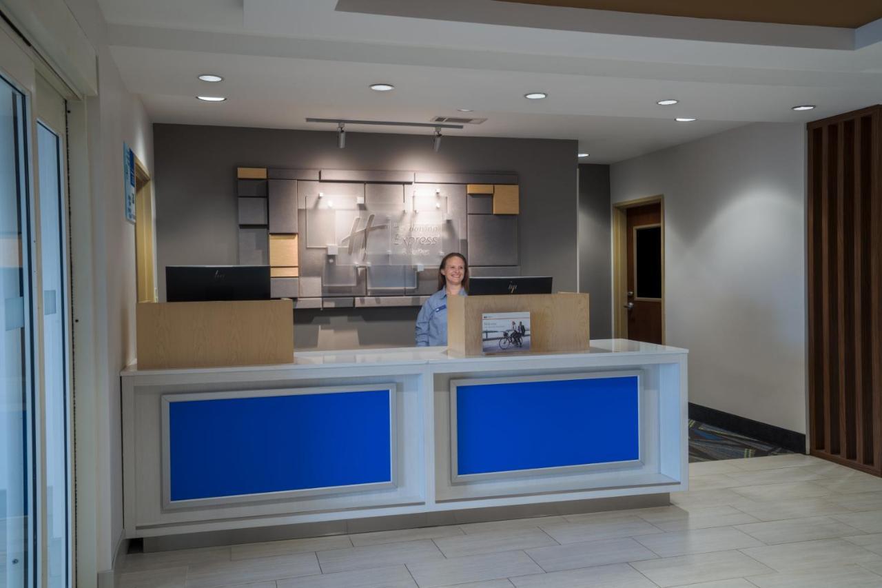 Holiday Inn Express Hotel & Suites Talladega By Ihg Buitenkant foto