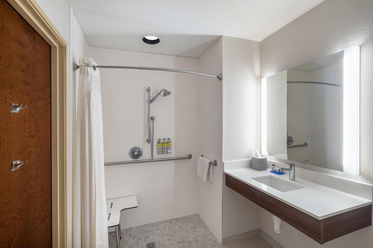 Holiday Inn Express Hotel & Suites Talladega By Ihg Buitenkant foto