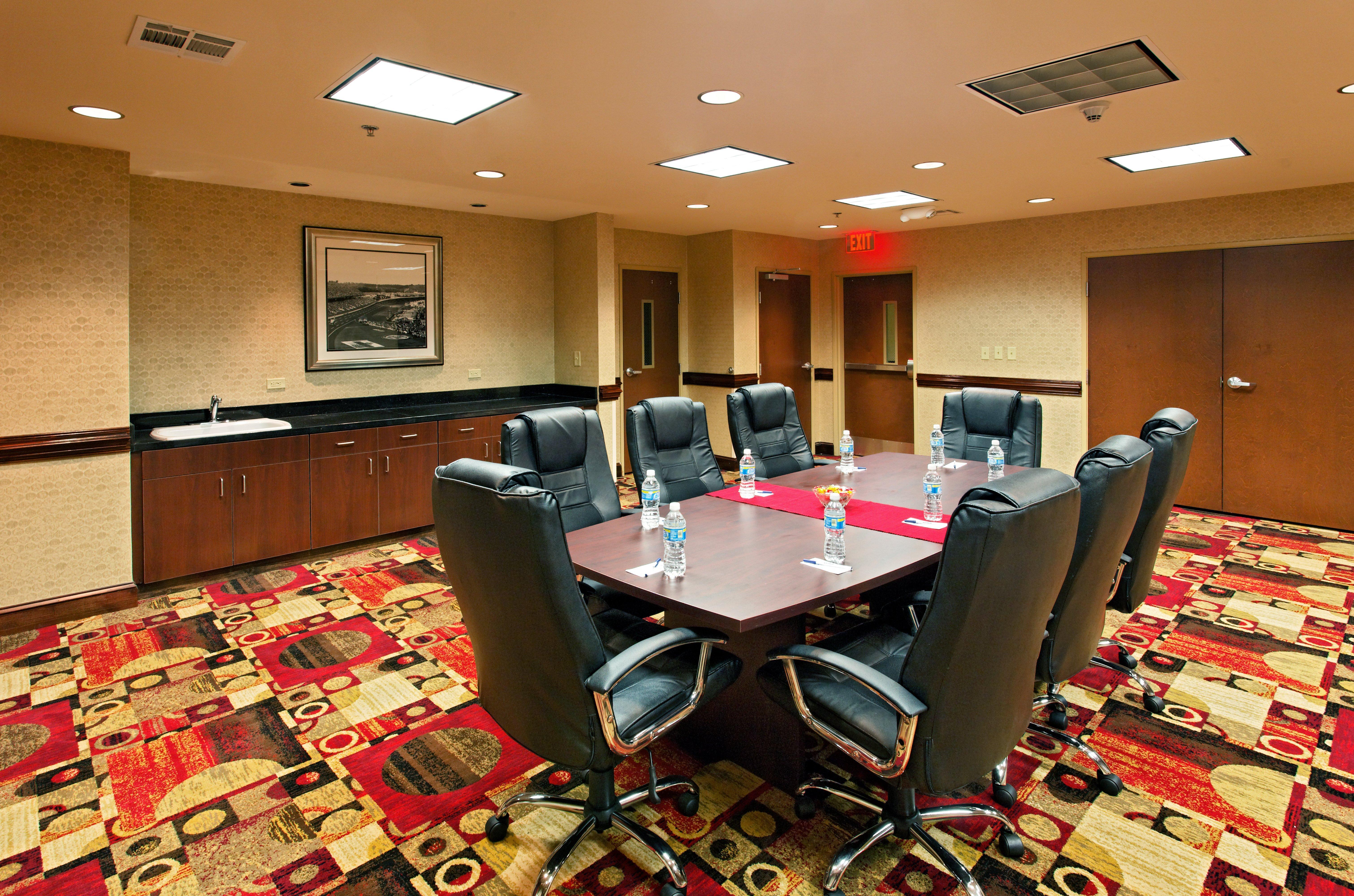 Holiday Inn Express Hotel & Suites Talladega By Ihg Buitenkant foto