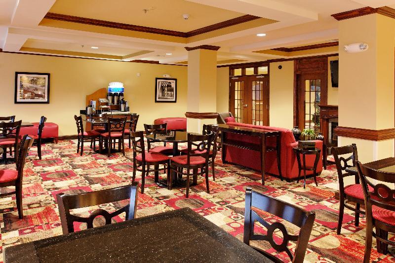 Holiday Inn Express Hotel & Suites Talladega By Ihg Buitenkant foto